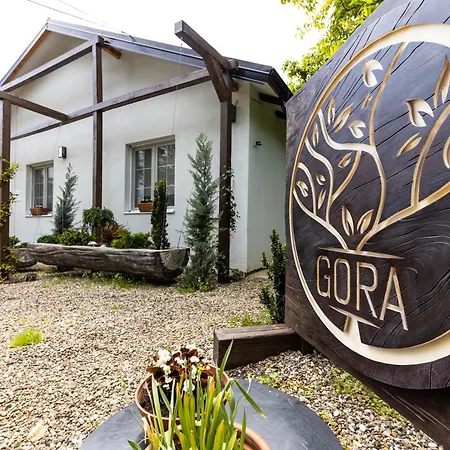 Gora *